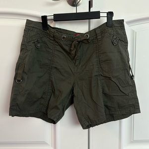 UNIONBAY Y2K Low-Rise Cargo Shorts 💚
